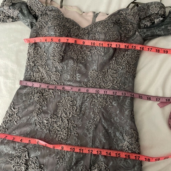 NEW La‎ Femme Lace Off Shoulder Fit & Flare Gown W/ Train Pink/Grey [SZ 6 ] - Picture 12 of 12